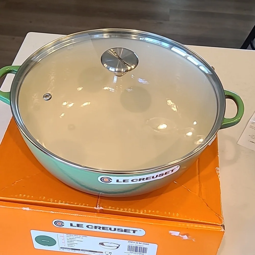 Le Creuset Emerald Green 7.5 Soup Pot With Glass Lid
